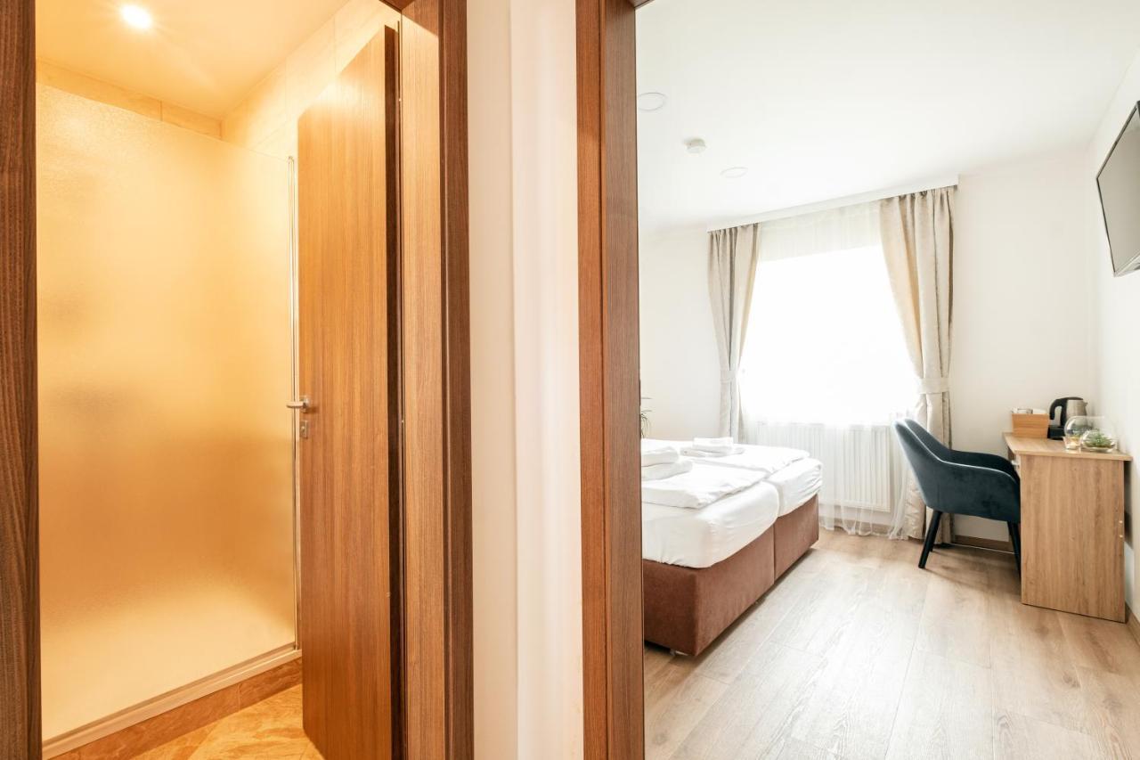 Hotel U Cisare Mirosovice Ngoại thất bức ảnh