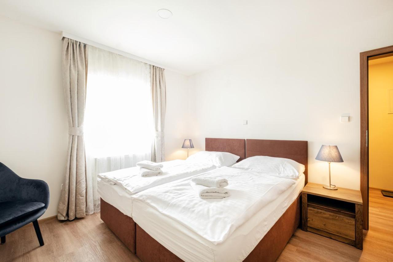 Hotel U Cisare Mirosovice Ngoại thất bức ảnh