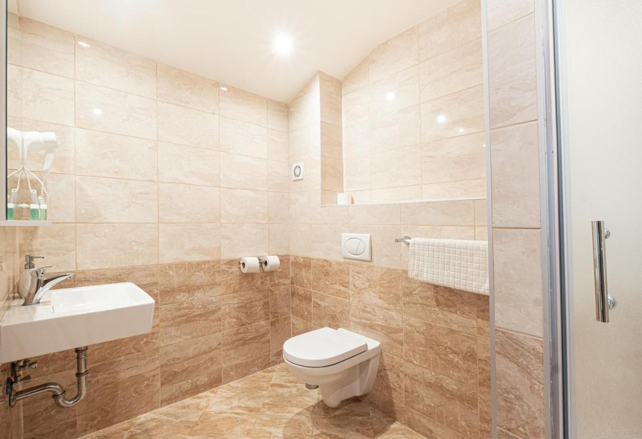 Hotel U Cisare Mirosovice Ngoại thất bức ảnh