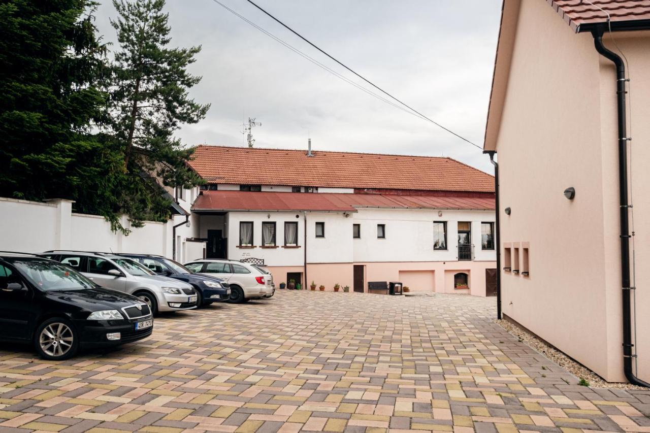 Hotel U Cisare Mirosovice Ngoại thất bức ảnh