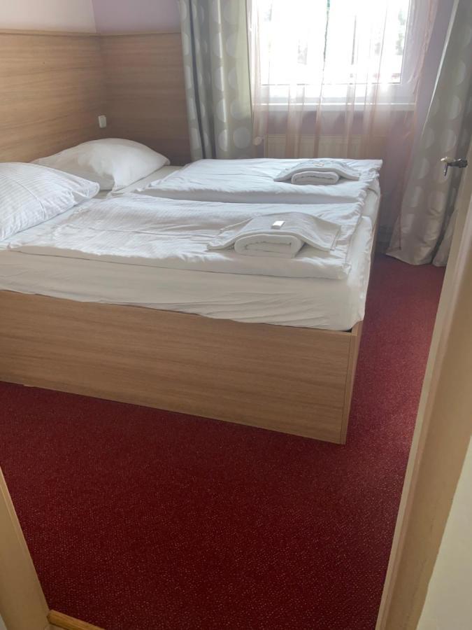 Hotel U Cisare Mirosovice Ngoại thất bức ảnh